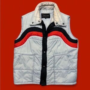 Unisex Vintage JCPenney Slight Puffer Vest In good vintage condition. Tagged M.